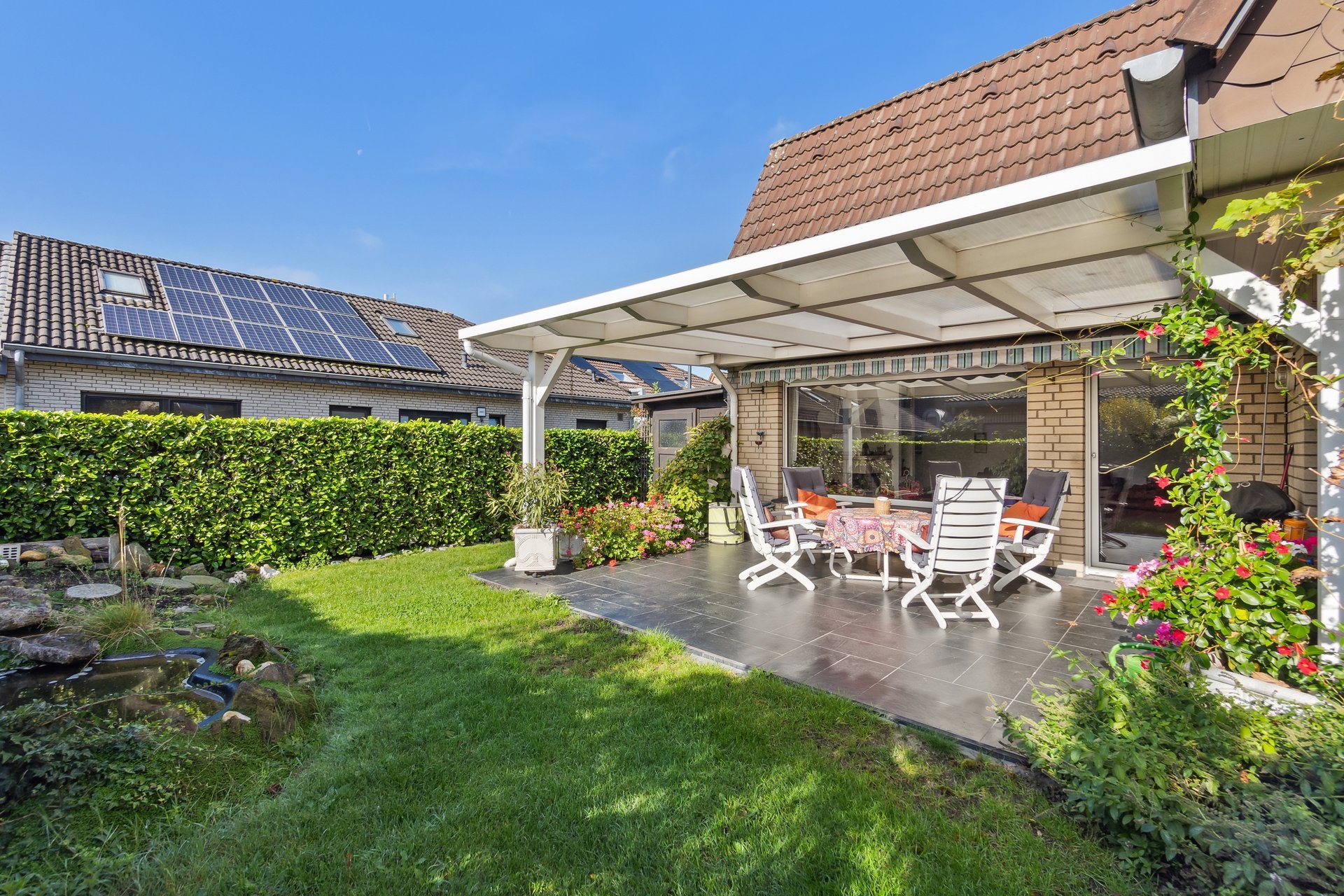 Foto Freistehendes Familiengl�ck in beliebter Lage - Meerbusch-Osterath!