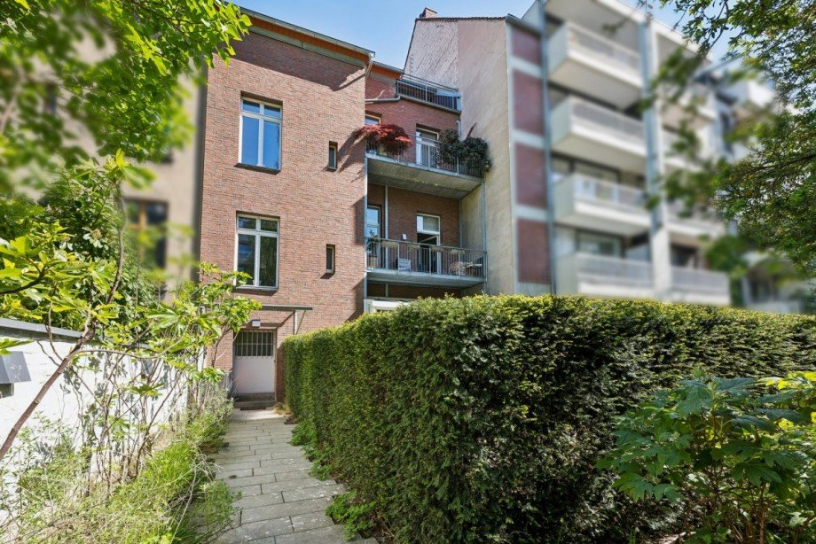 Hausansicht Gartenseite Dachgeschosswohnung D�sseldorf