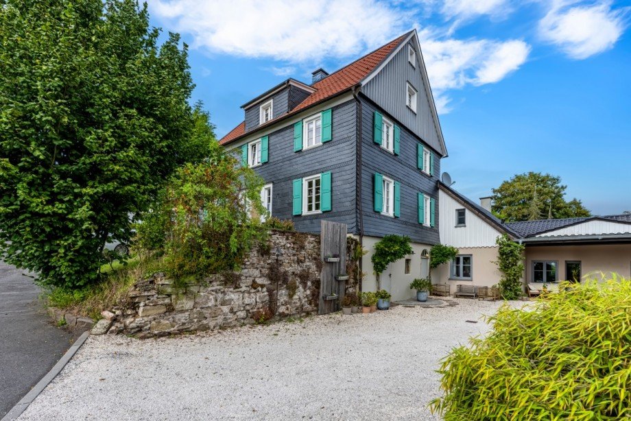 Hausansicht Stra�e Einfamilienhaus Remscheid