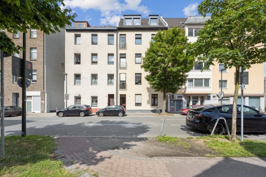 Hausansicht Mehrfamilienhaus D�sseldorf