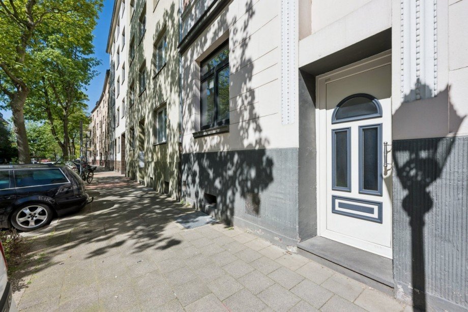 Hauseingang Etagenwohnung D�sseldorf