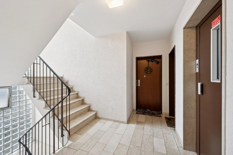 Wohnungseingang Etagenwohnung D�sseldorf