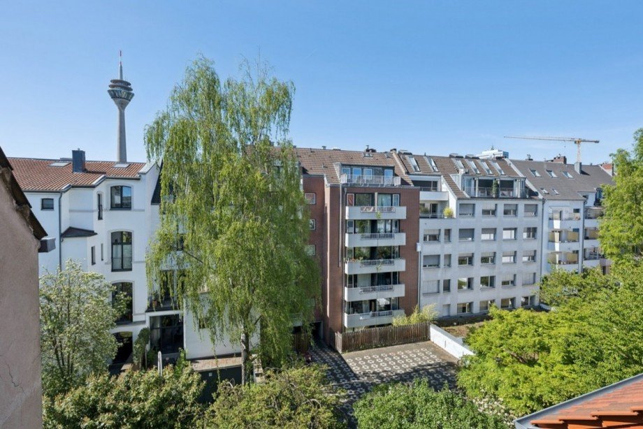 Ausblick Rheinturm Dachgeschosswohnung D�sseldorf