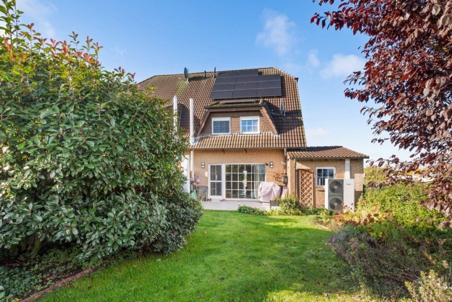 CHRISTIAN HELLMANN Real Estate - Immobilienmakler D�sseldorf Doppelhaush�lfte Elsdorf