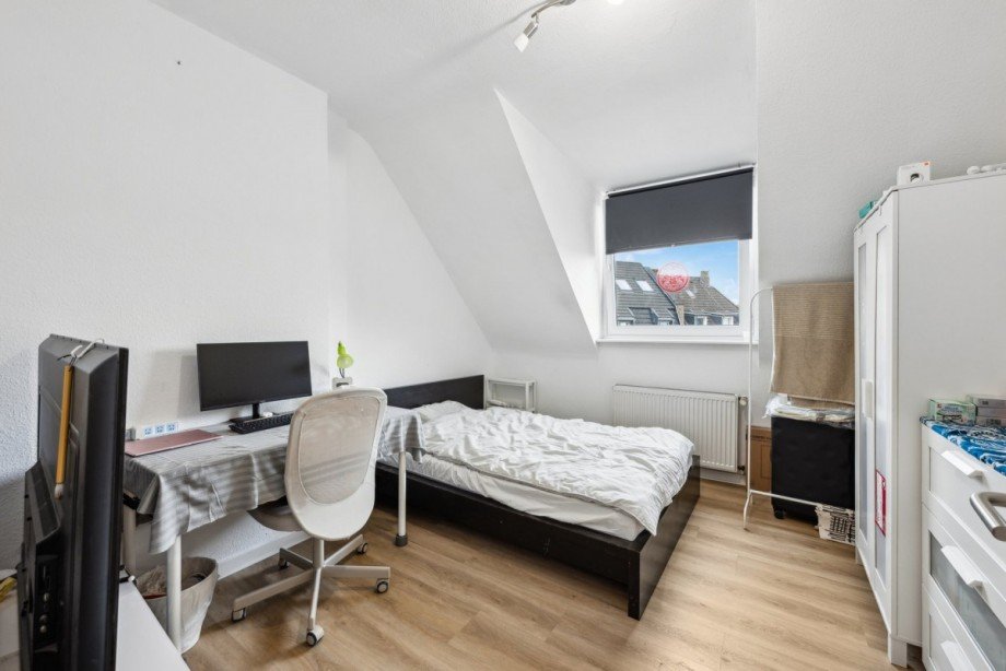 1. Schlaf-/ Arbeitszimmer Maisonettewohnung D�sseldorf