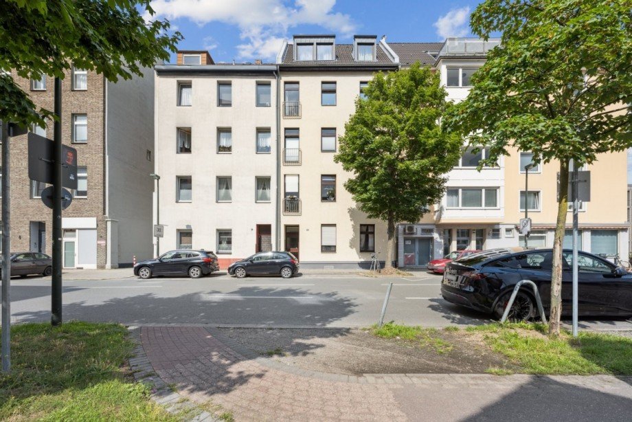 Hausansicht Mehrfamilienhaus D�sseldorf