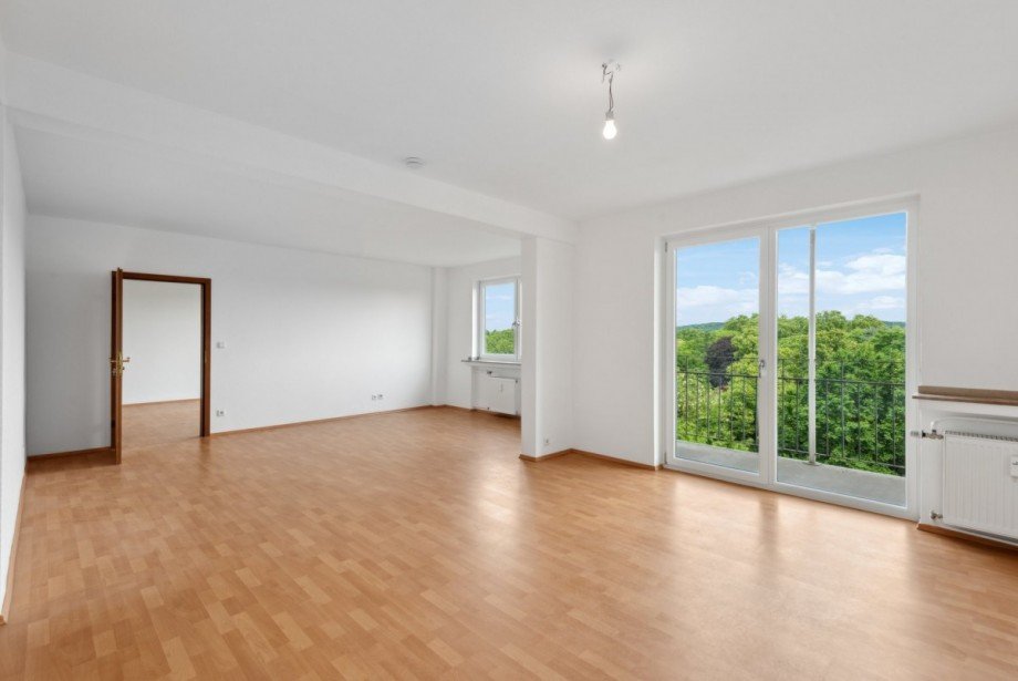 Wohn-/ Essbereich Parkseite Etagenwohnung D�sseldorf