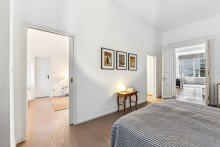 Schlafzimmer Exklusive Maisonettewohnung mit privatem Garten nahe des Hofgartens
