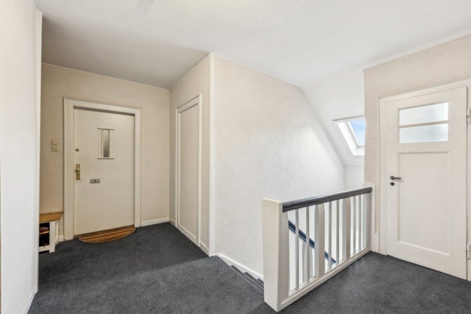 Flur Treppenhaus Dachgeschosswohnung D�sseldorf