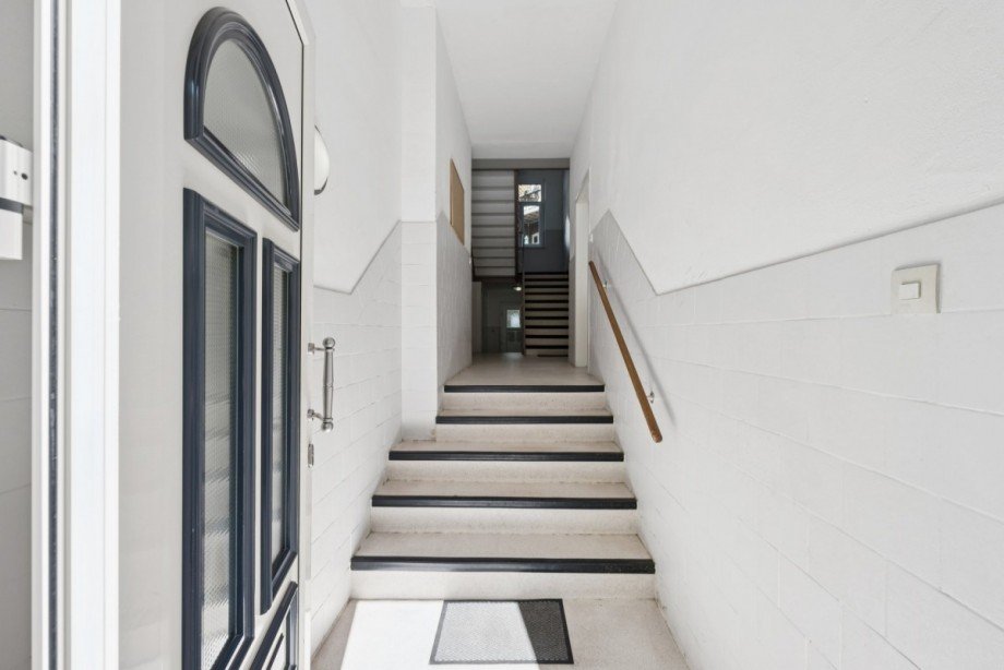 Hauseingang Etagenwohnung D�sseldorf