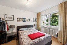Schlafzimmer Loggia, Tiefgaragenstellplatz und Aufzug - komfortables Wohnen in zentraler Lage!