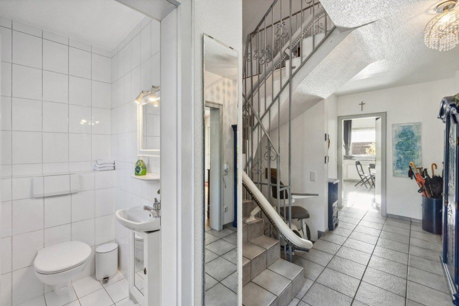 Eingangsbereich mit G�ste-WC Einfamilienhaus Meerbusch