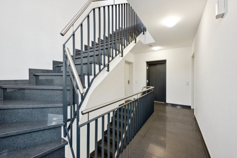 Treppenhaus Terrassenwohnung D�sseldorf