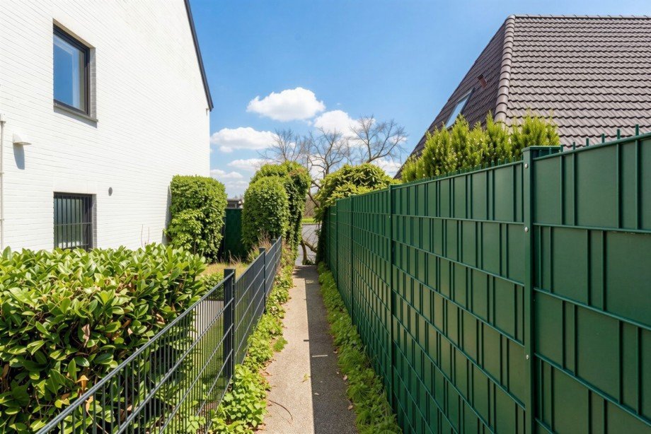 1 Minute zum Rhein Reihenendhaus D�sseldorf