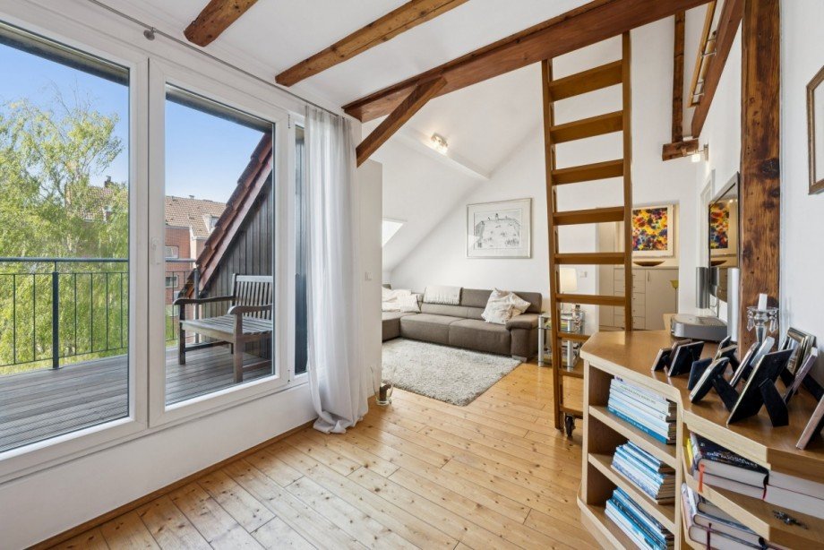 Wohn-/ Essbereich Dachgeschosswohnung D�sseldorf