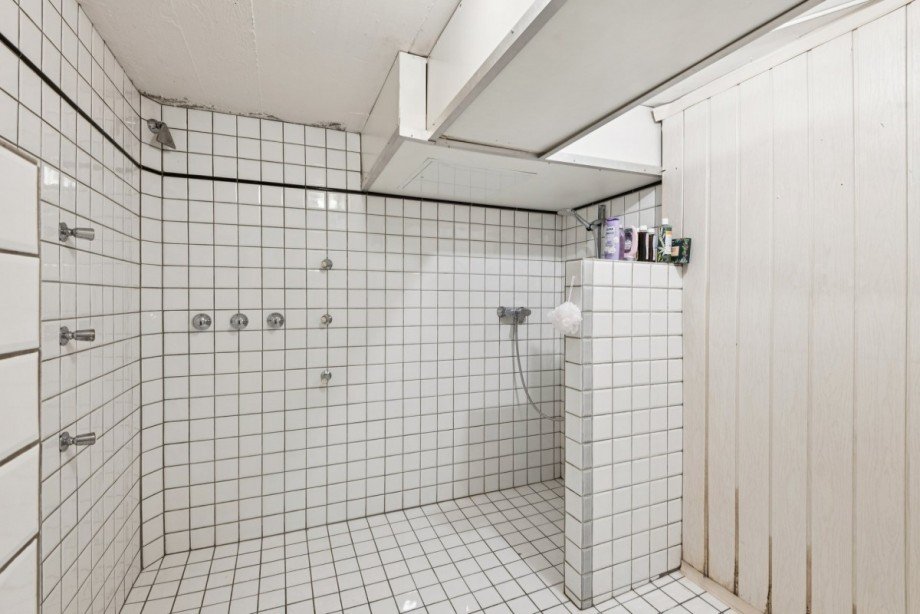 Bad UG Reihenendhaus D�sseldorf