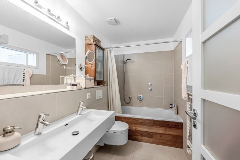 Modernes Badezimmer Dachgeschosswohnung D�sseldorf