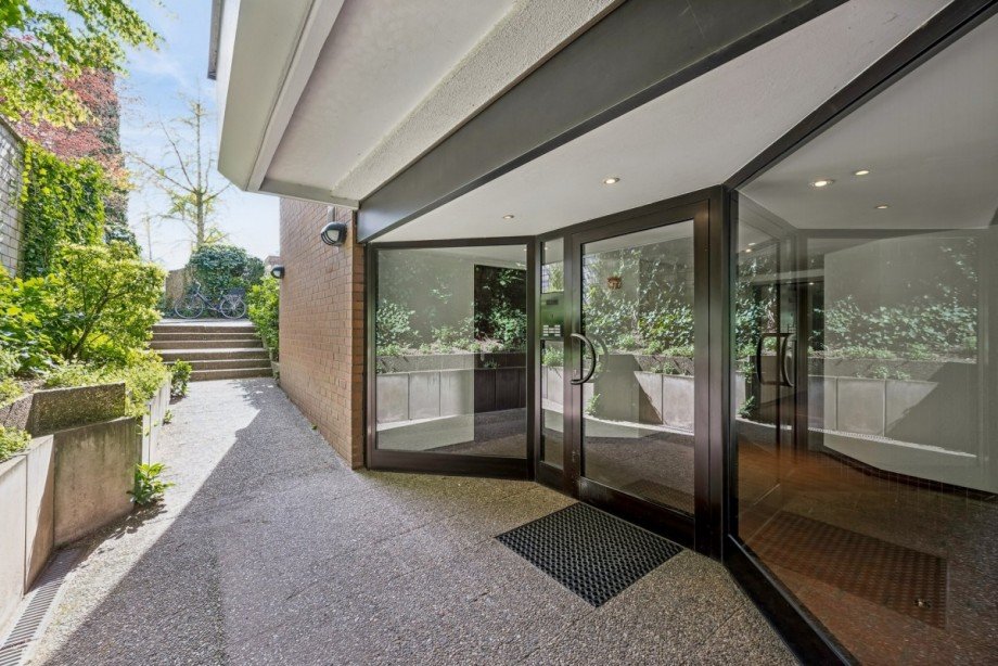 Hauseingang Terrassenwohnung D�sseldorf