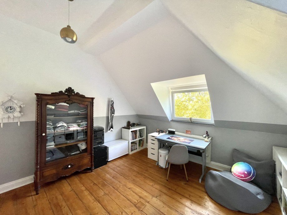 2. Zimmer 2.OG Villa Wuppertal
