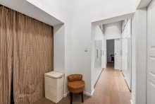 Garderobe Exklusive Maisonettewohnung mit privatem Garten nahe des Hofgartens