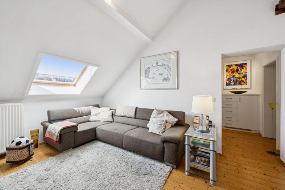 Wohnbereich Dachgeschosswohnung D�sseldorf
