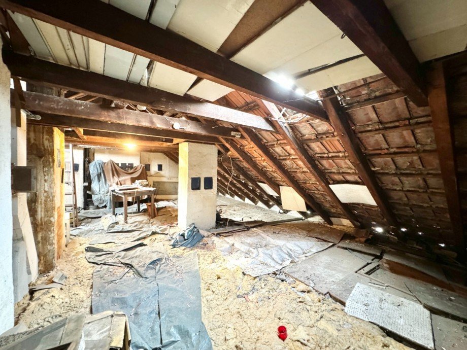 Ausbauf�higes Dachgeschoss Mehrfamilienhaus D�sseldorf