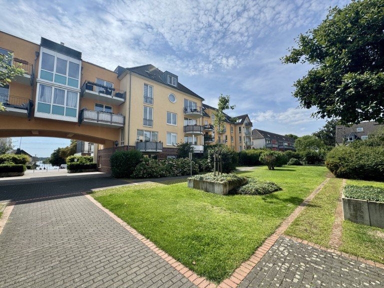 CHRISTIAN HELLMANN Real Estate Immobilienmakler D�sseldorf Investment Benrath D�sseldorf Renditeobjekt Attraktives Investment mir Erbbaurecht in bester Lage Benraths!
