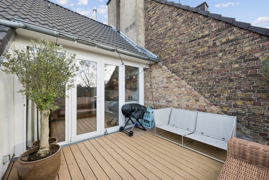Dachterrasse zum ruhigen Innenhof Terrassenwohnung D�sseldorf